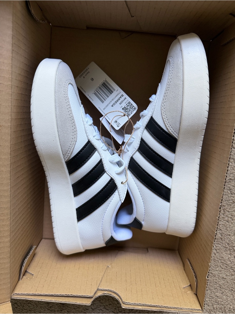 Adidas Barreda NWT Size 6 - Picture 4 of 7